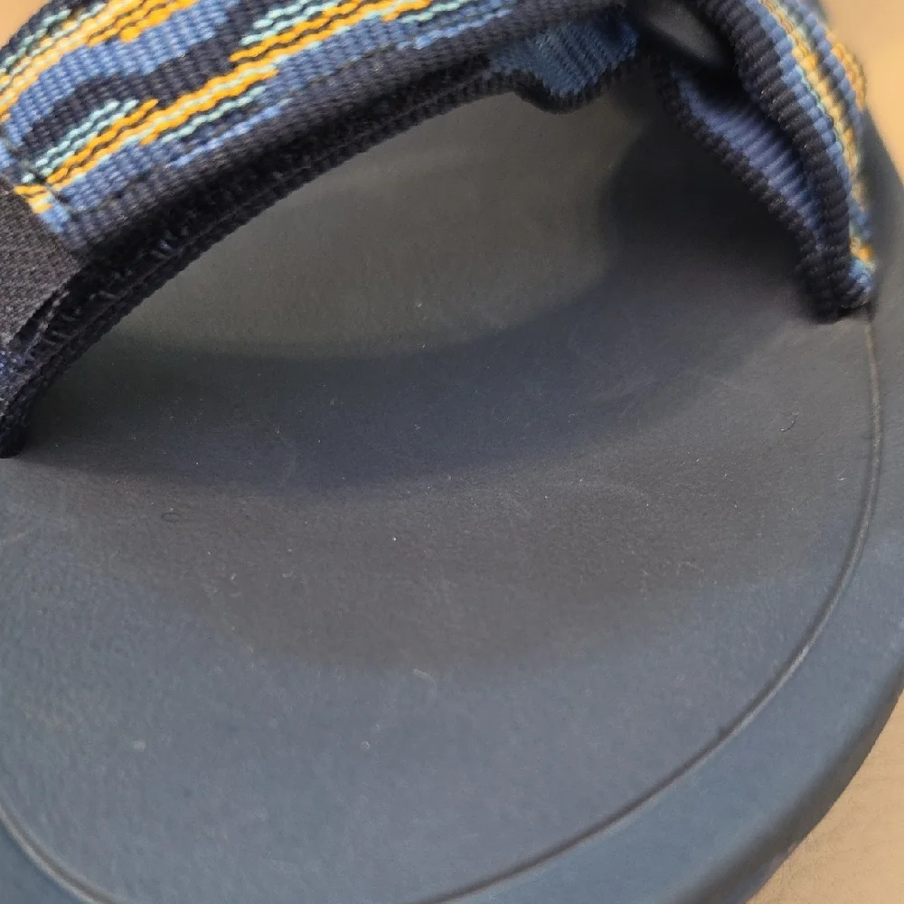 Teva Kids Hurricane XLT 2 sport sandals in the Kishi Dark Blue, Size 2, NWOB